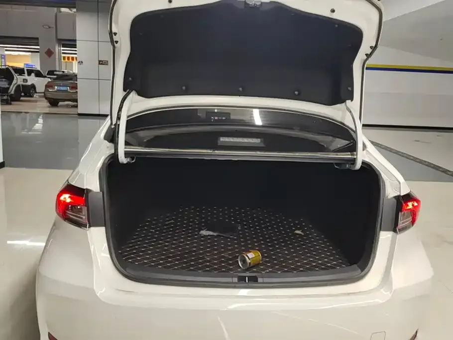 Toyota Corolla 2022 из CN, фото 7