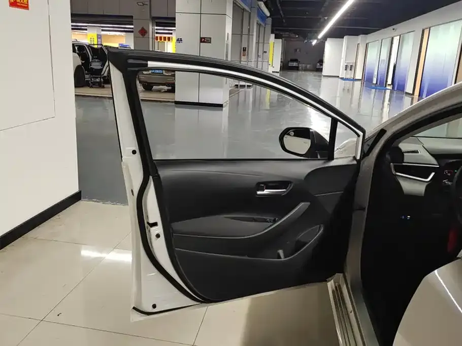 Toyota Corolla 2022 из CN, фото 3
