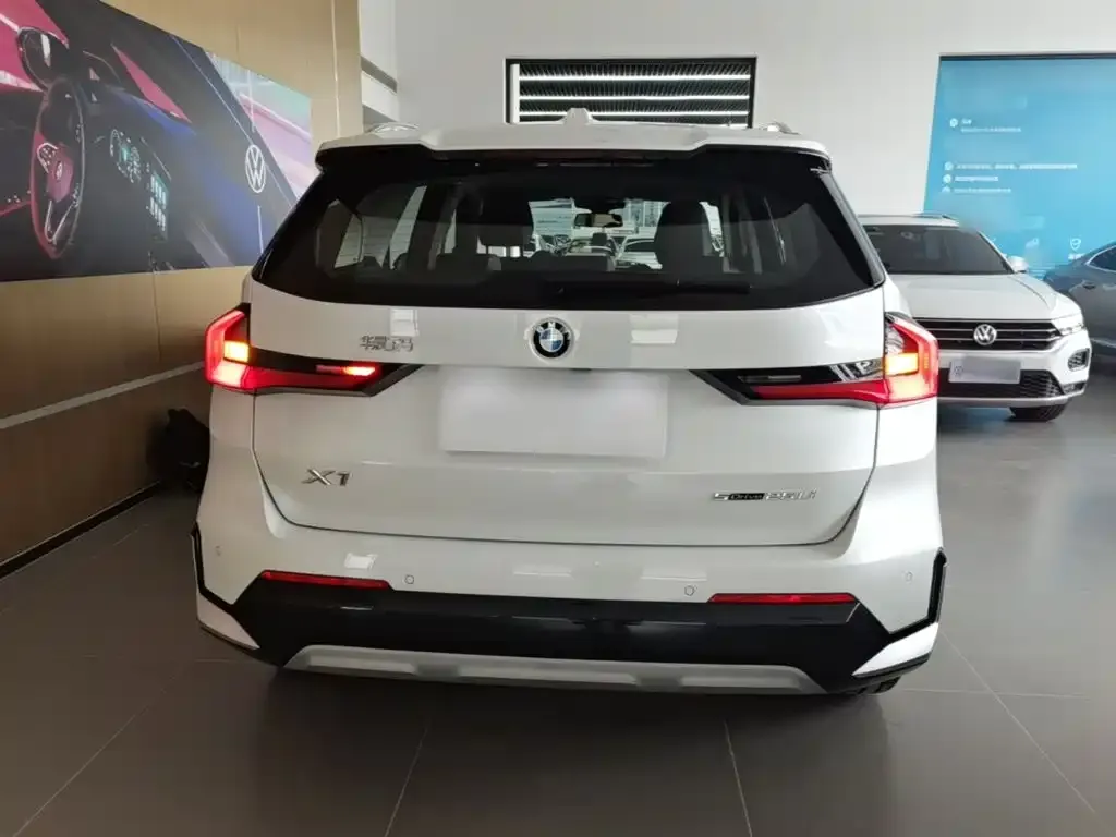 BMW X1 — фото 9