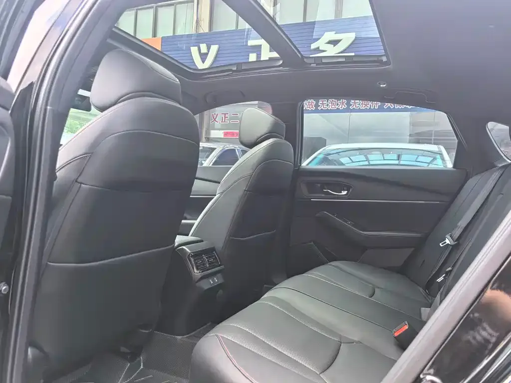 Honda Accord — фото 9