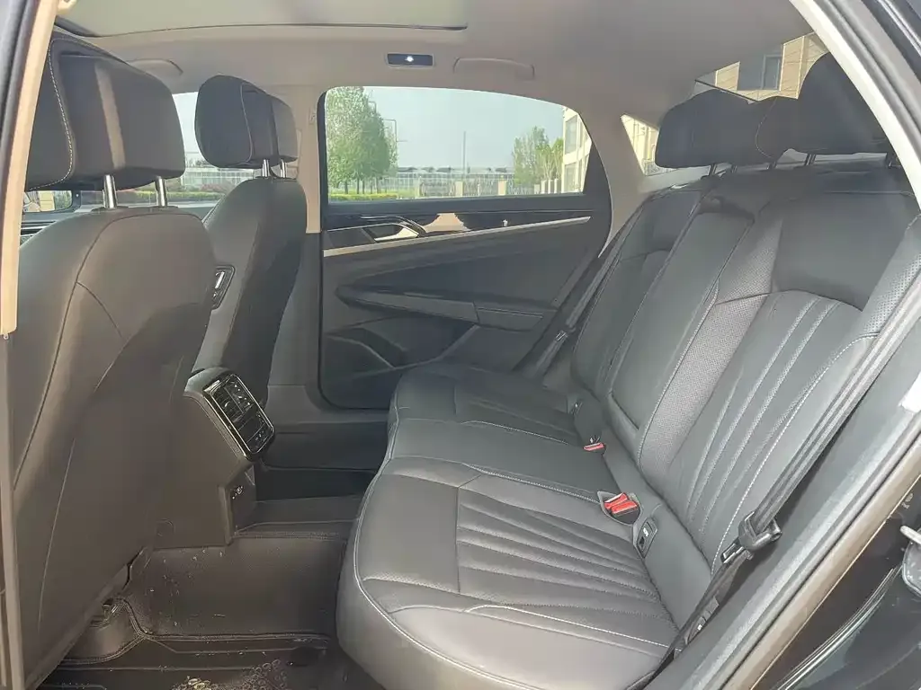 Volkswagen Passat — фото 7