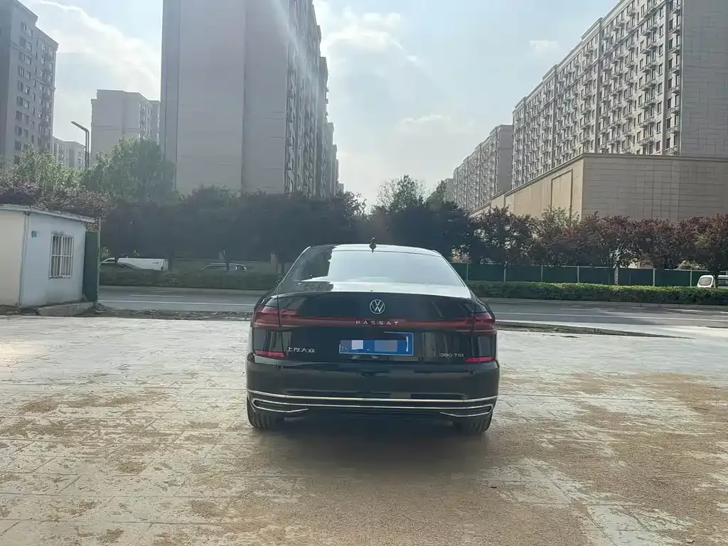 Volkswagen Passat — фото 8