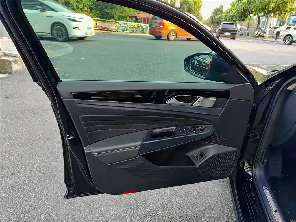 Volkswagen Passat — фото 4