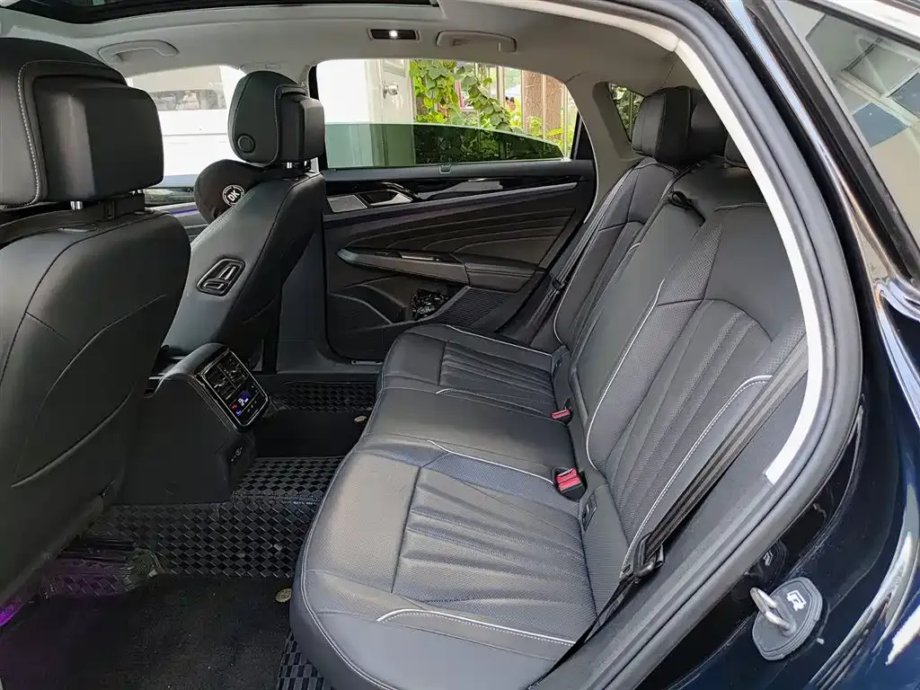 Volkswagen Passat — фото 7