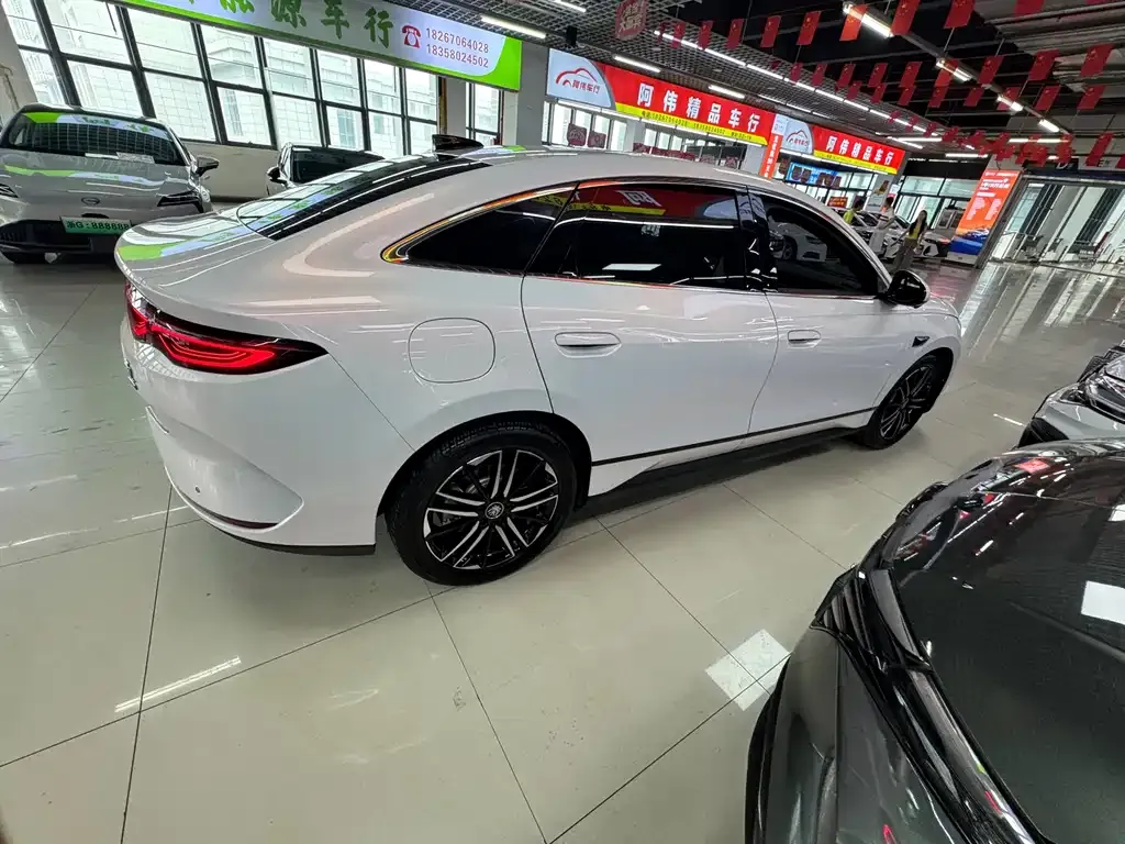 BYD Qin L — фото 8