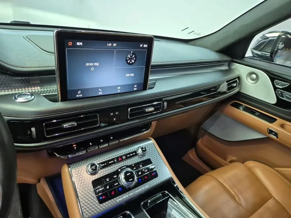 Lincoln Aviator — фото 10