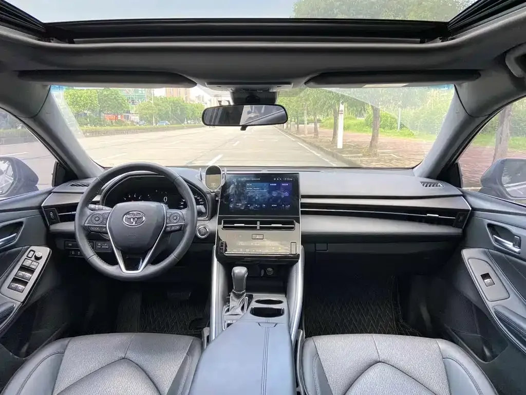 Toyota Avalon — фото 2