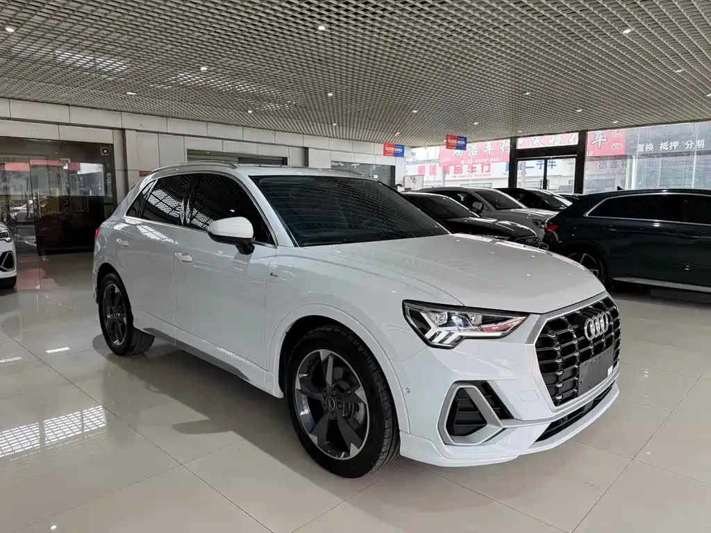 Audi Q3 — фото 10