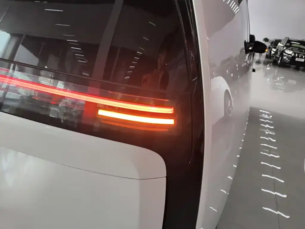 Li Auto MEGA 2024 из CN, фото 4