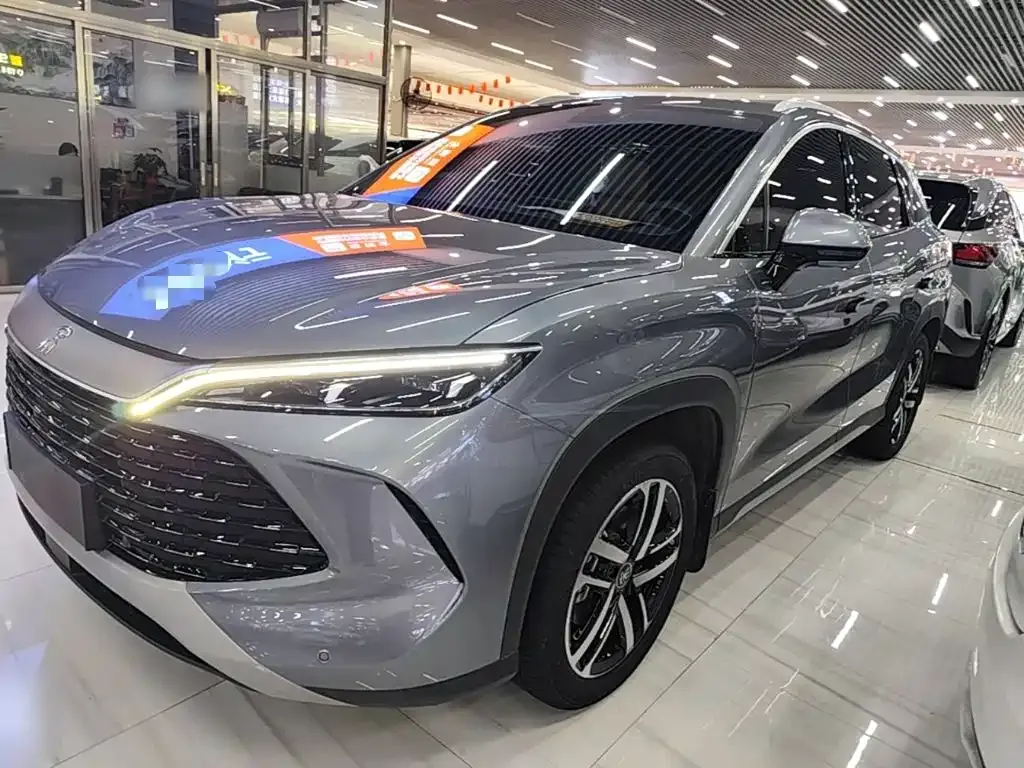 BYD L DM-i — фото 1