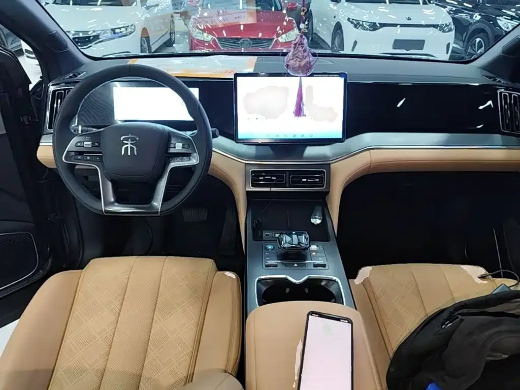 BYD L DM-i — фото 10