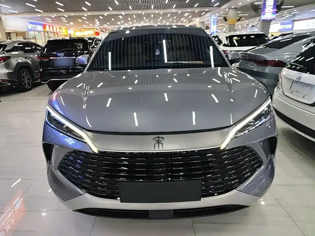 BYD L DM-i — фото 3