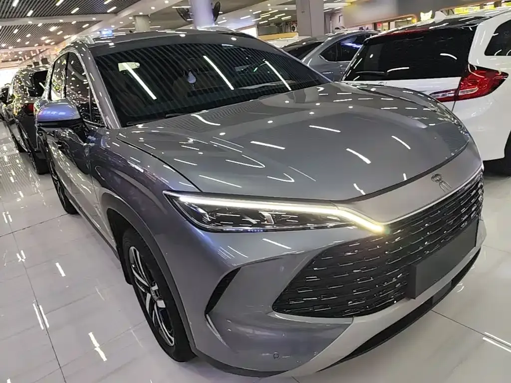 BYD L DM-i — фото 9
