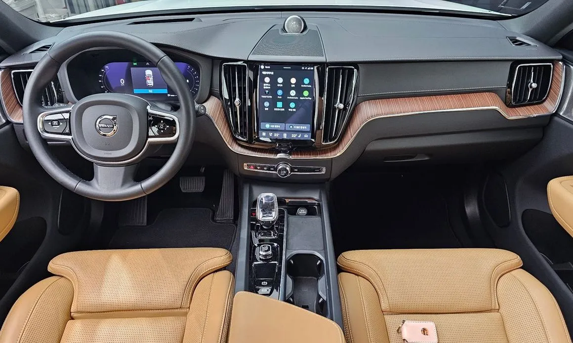 Volvo XC60 2024 из KR, фото 9