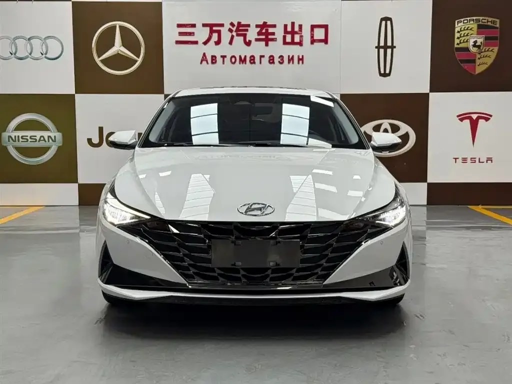 Hyundai Elantra — фото 3