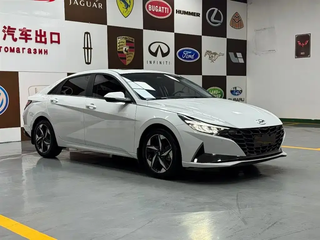 Hyundai Elantra — фото 2