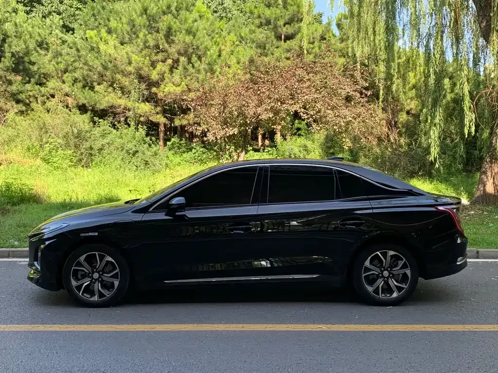 Hongqi E-QM5 2023 из CN, фото 5