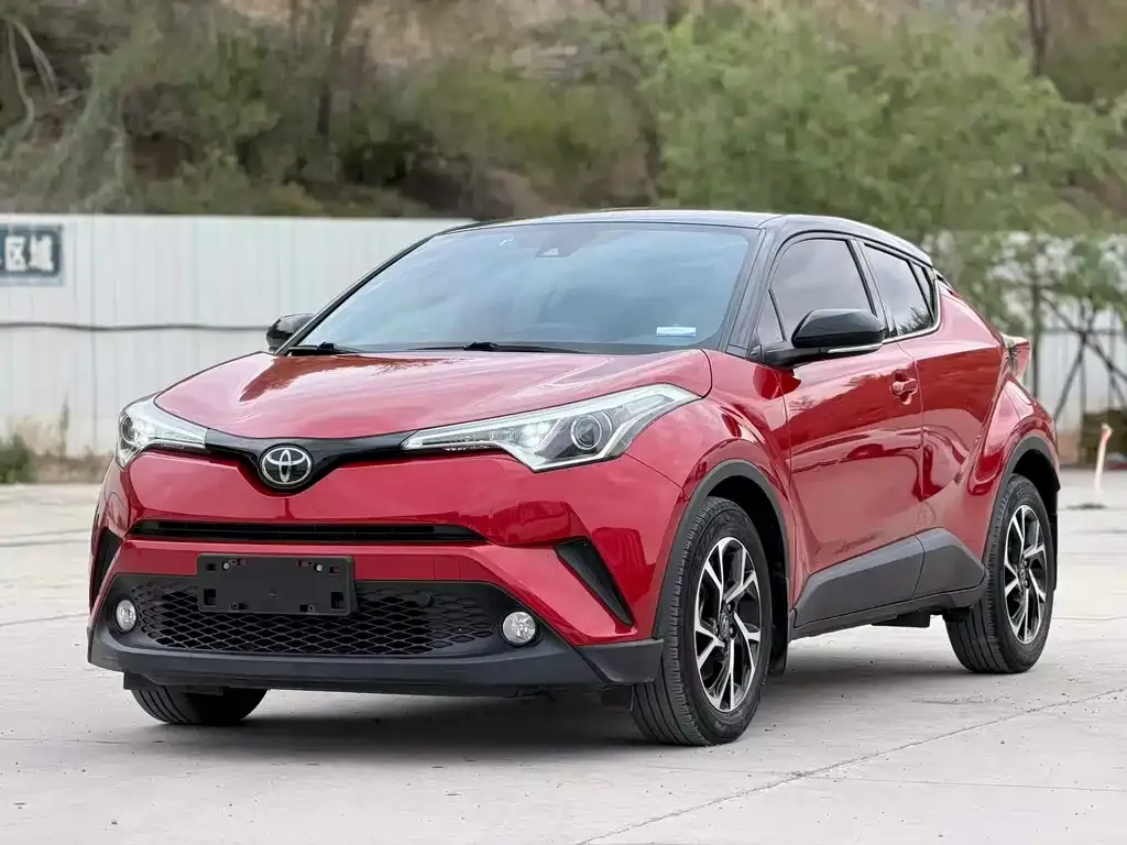 Toyota C-HR — фото 1