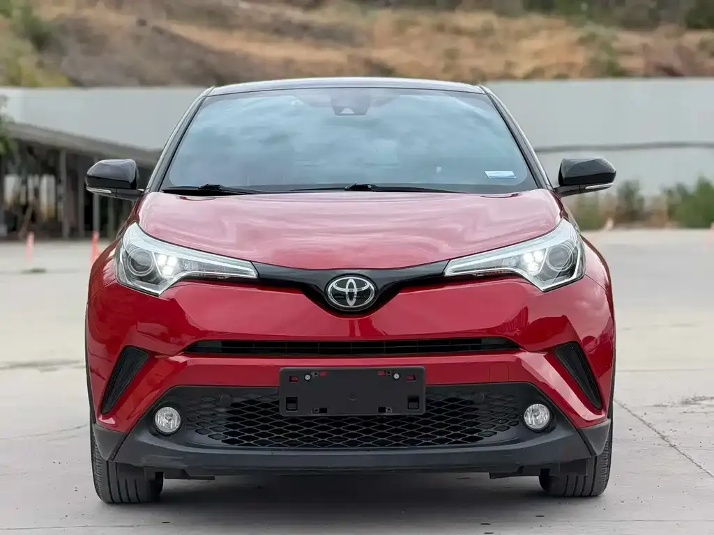 Toyota C-HR — фото 2