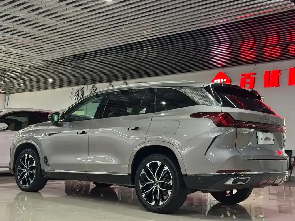 Roewe RX9 — фото 10