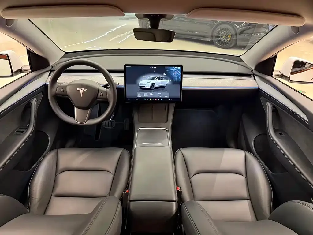 Tesla Model Y — фото 6