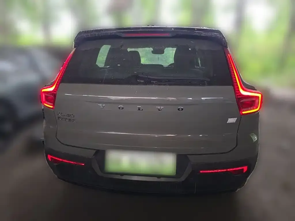 Volvo XC40 NEV — фото 7