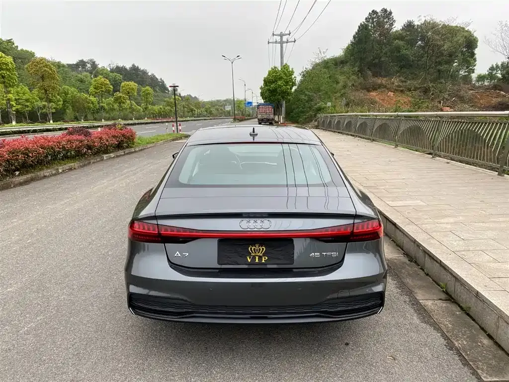 Audi A7 — фото 9