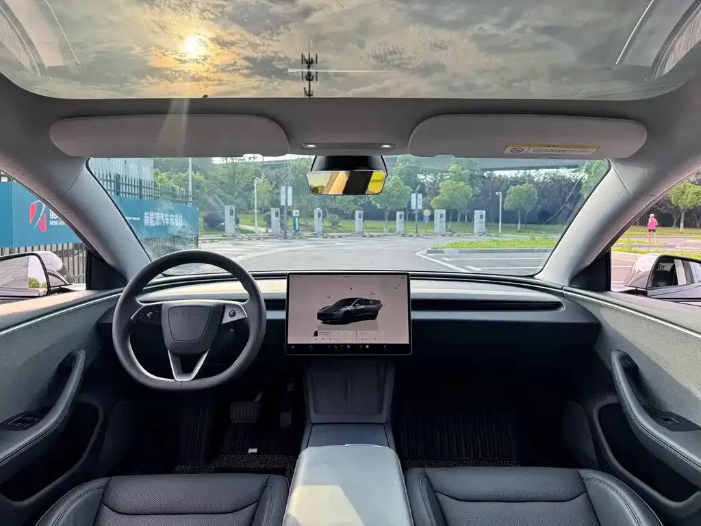 Tesla Model 3 — фото 6