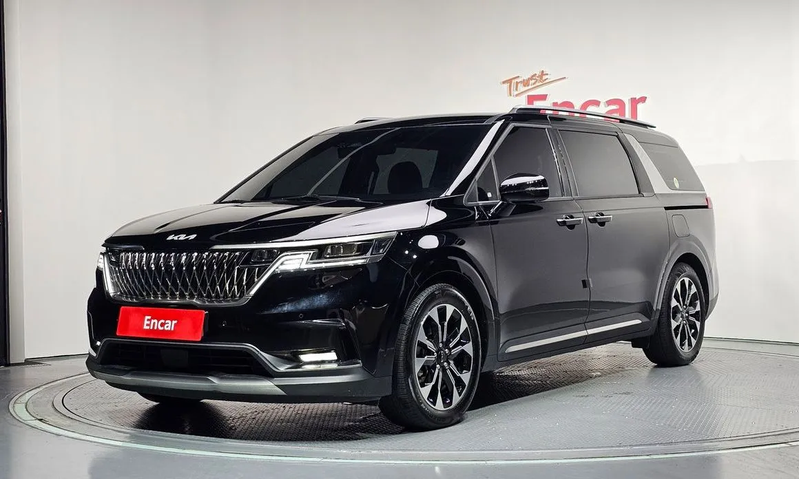 Kia Carnival — фото 1