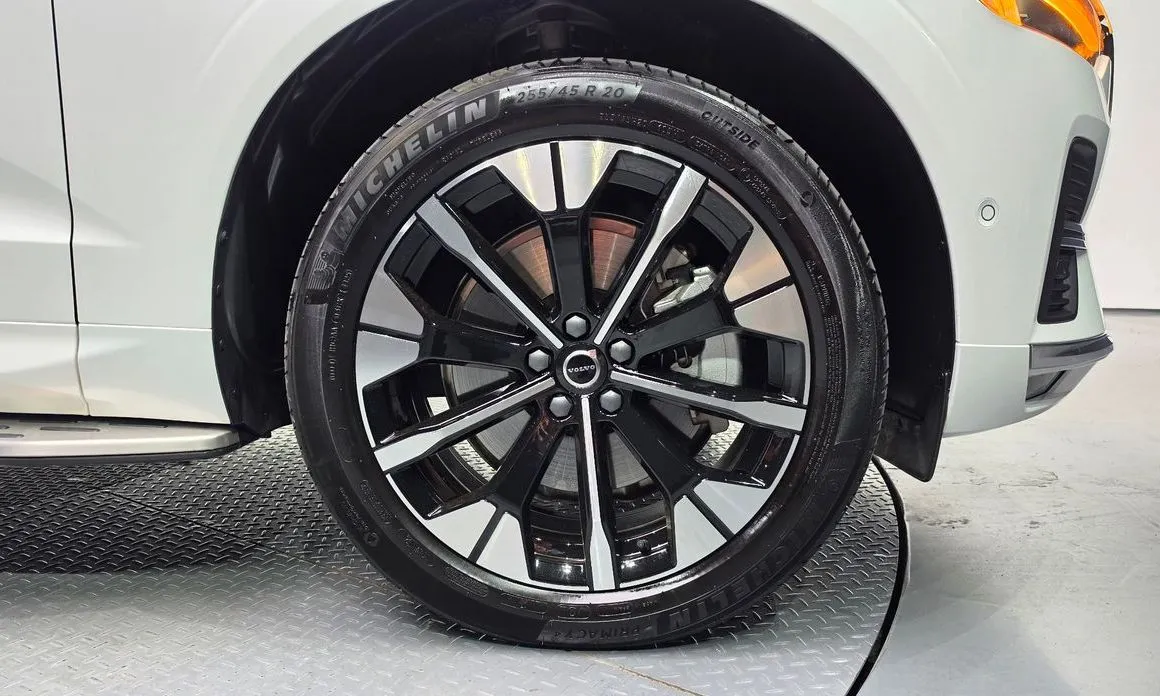 Volvo XC60 2026 из KR, фото 8