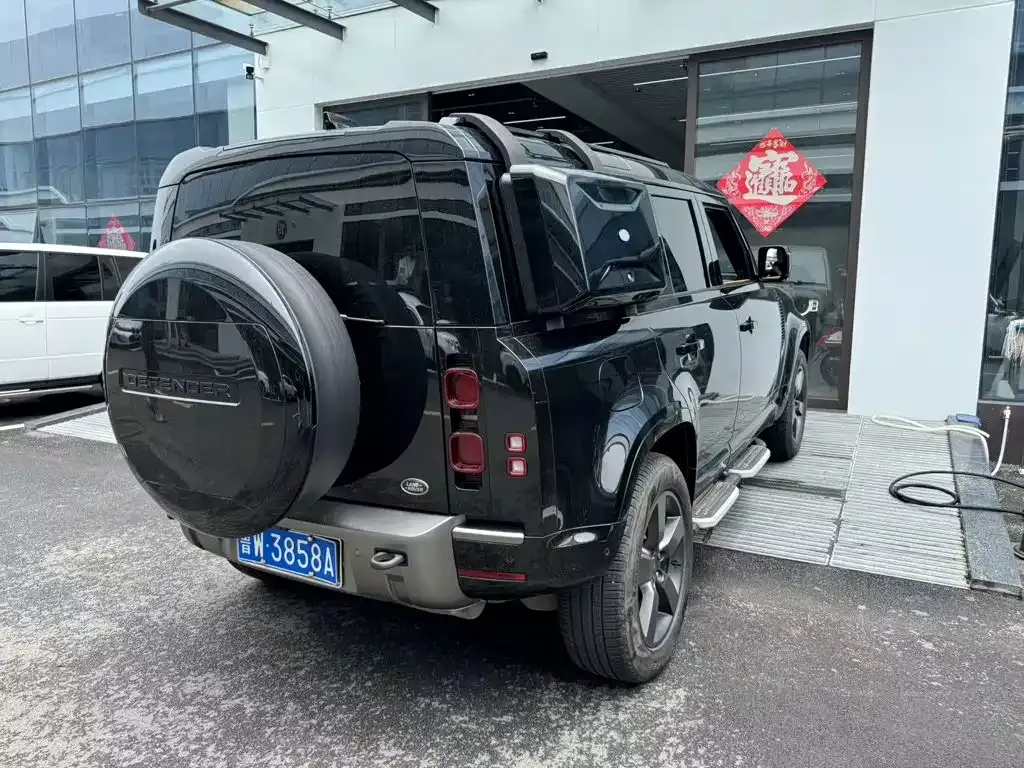 Land Rover Defender — фото 6