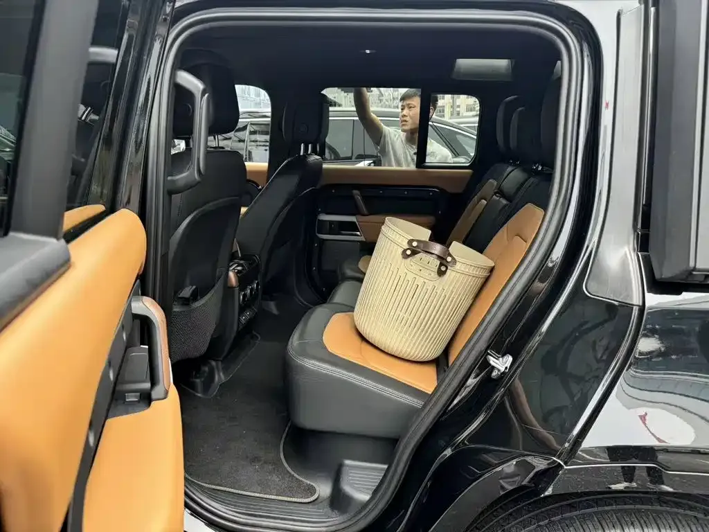 Land Rover Defender — фото 2