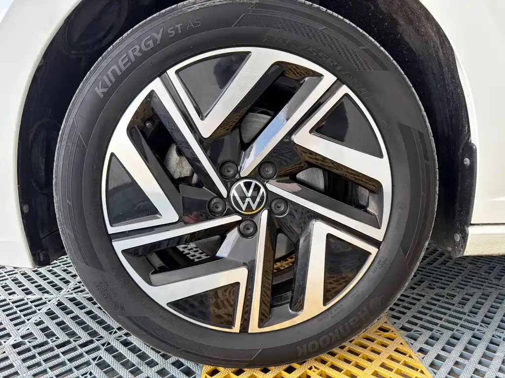Volkswagen Sagitar — фото 10