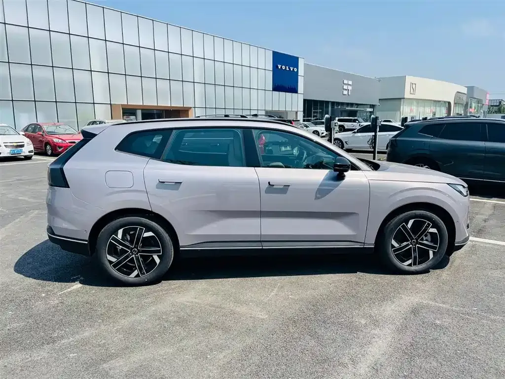 Volvo XC70 Plug-in Hybrid 2025 из CN, фото 10