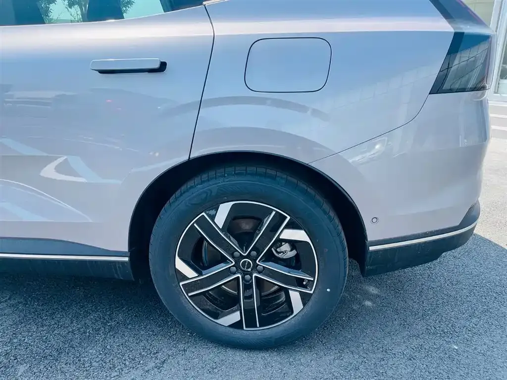 Volvo XC70 Plug-in Hybrid 2025 из CN, фото 4