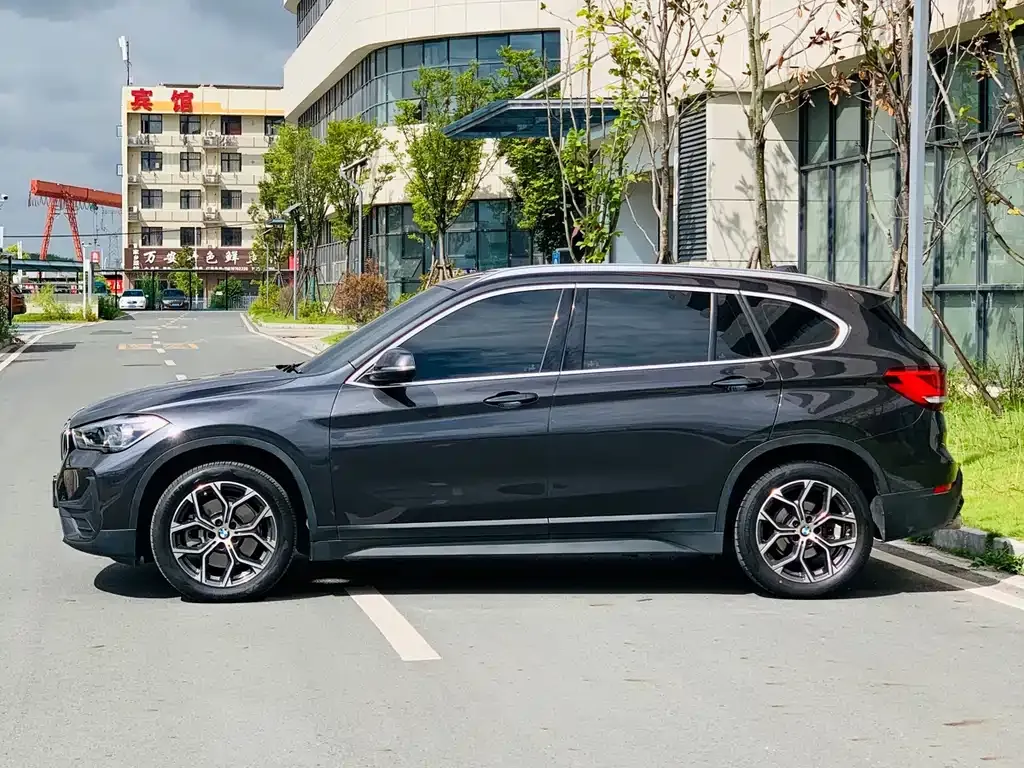 BMW X1 — фото 10
