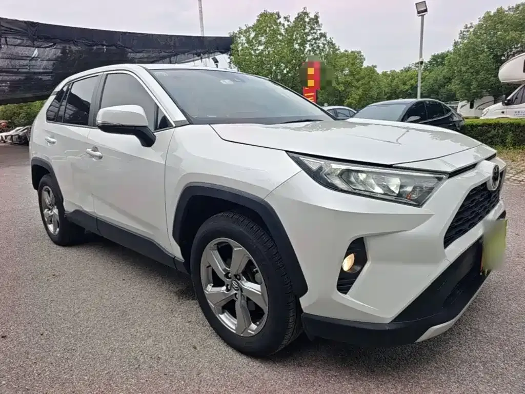 Toyota RAV4 — фото 3