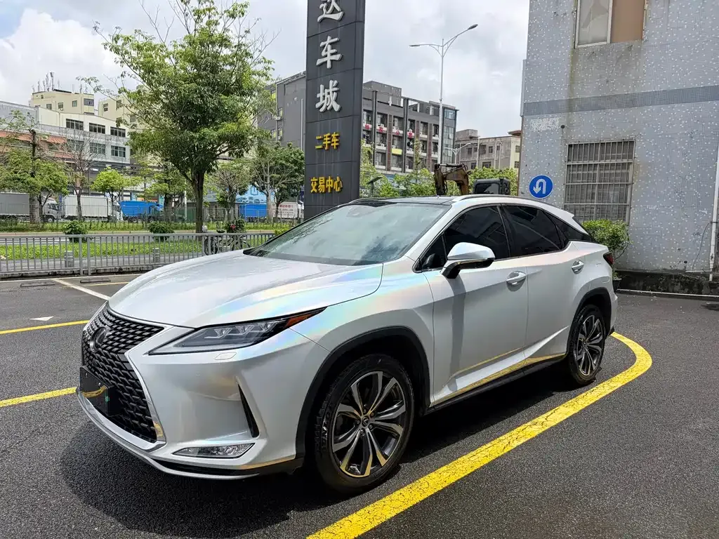 Lexus RX — фото 1