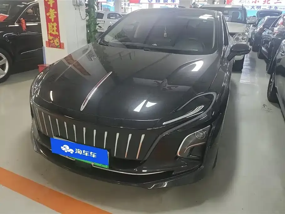 Hongqi E-QM5 — фото 1