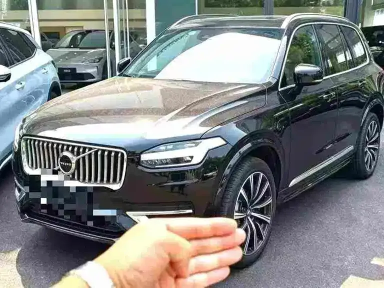 Volvo XC90 — фото 1