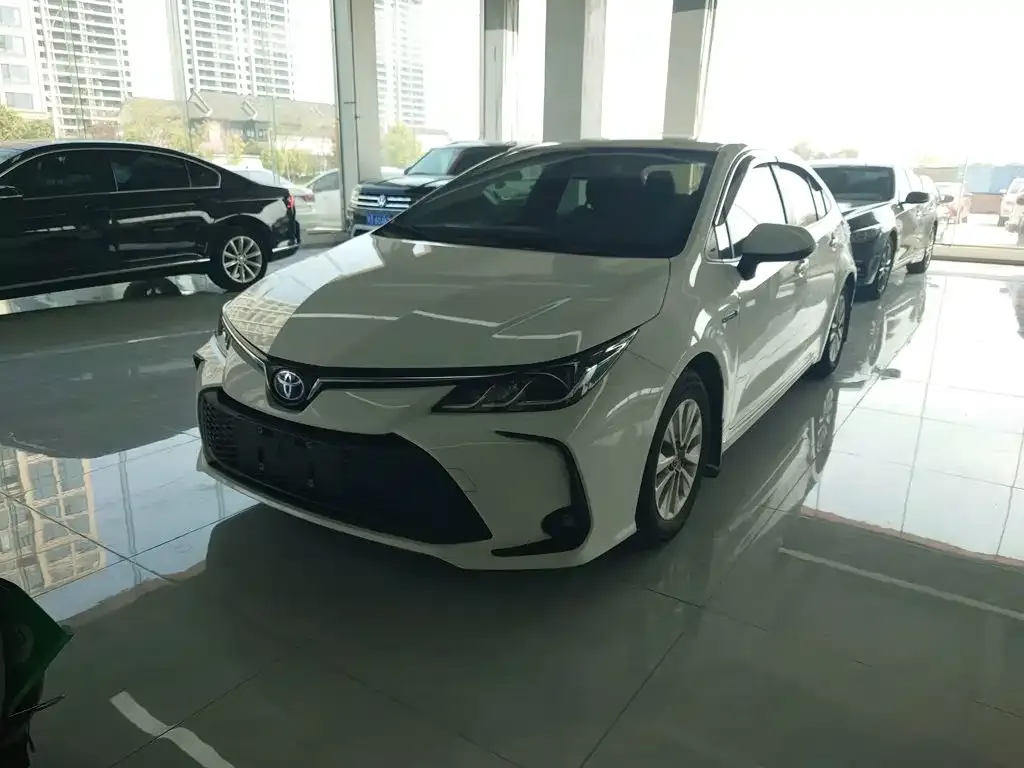 Toyota Corolla — фото 1