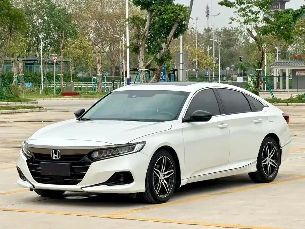 Honda Accord — фото 1