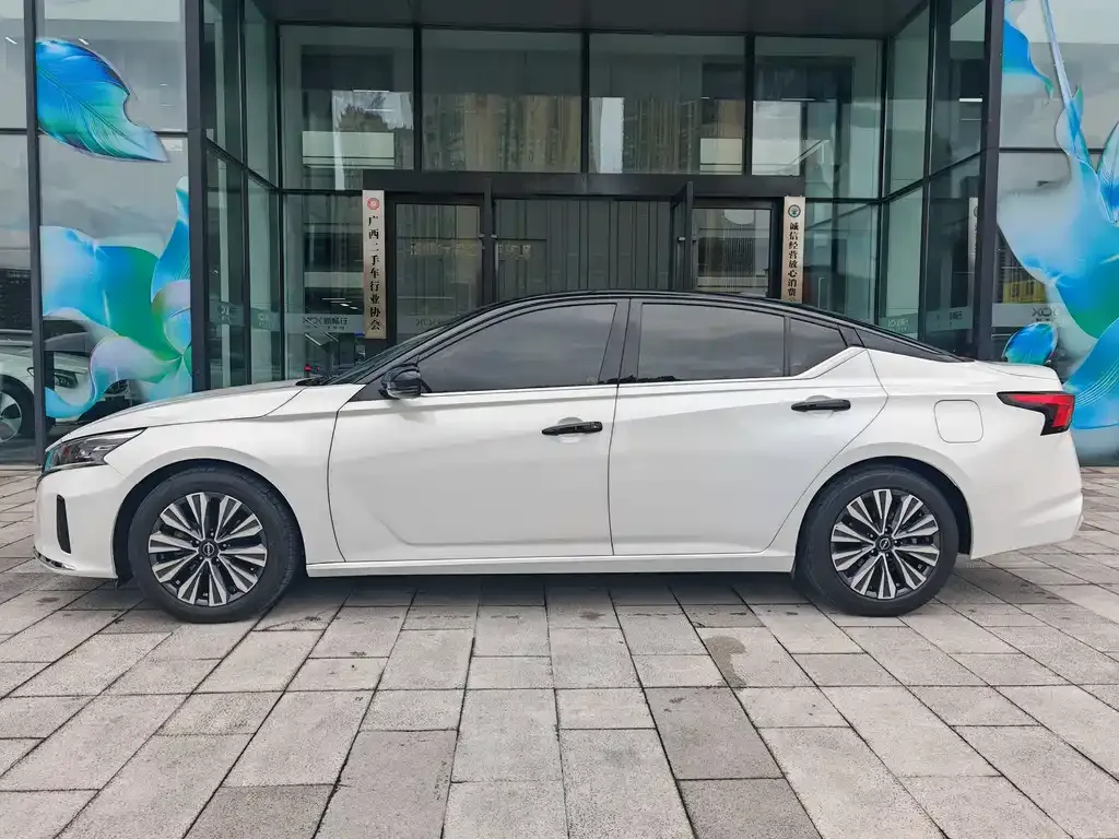 Nissan Teana — фото 2