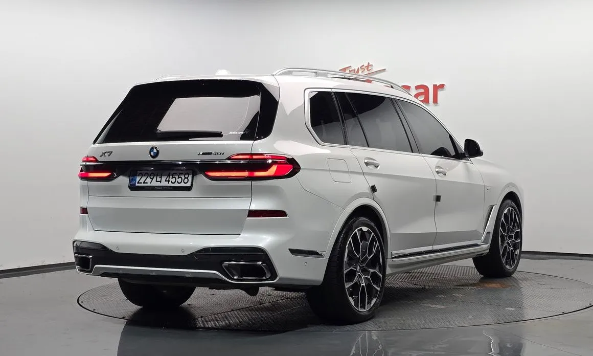 BMW X7 — фото 4