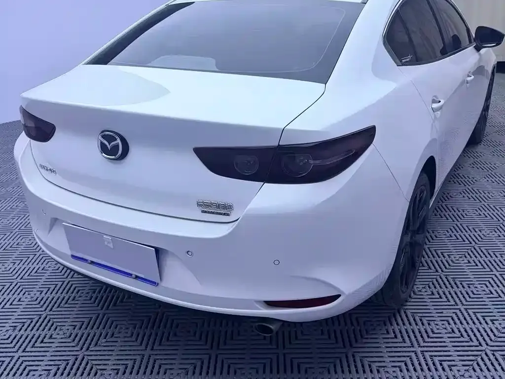 Mazda 3 Axela — фото 4