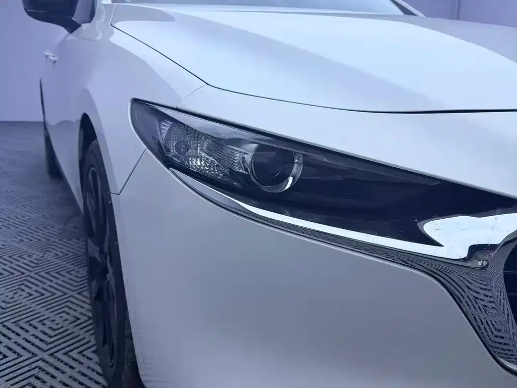 Mazda 3 Axela — фото 3