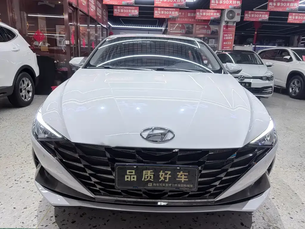 Hyundai Elantra — фото 4