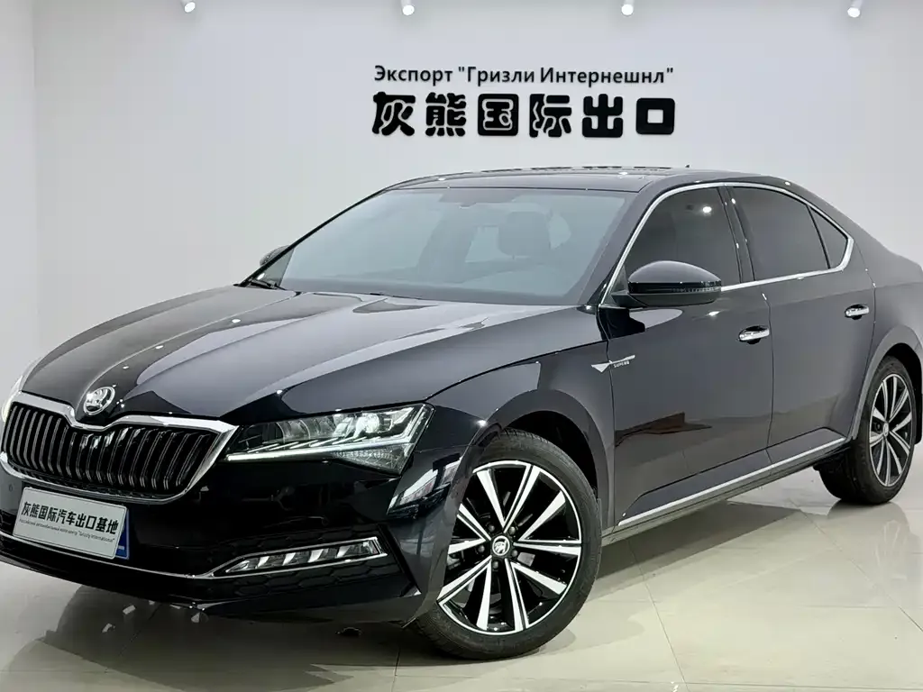 Skoda Superb — фото 1