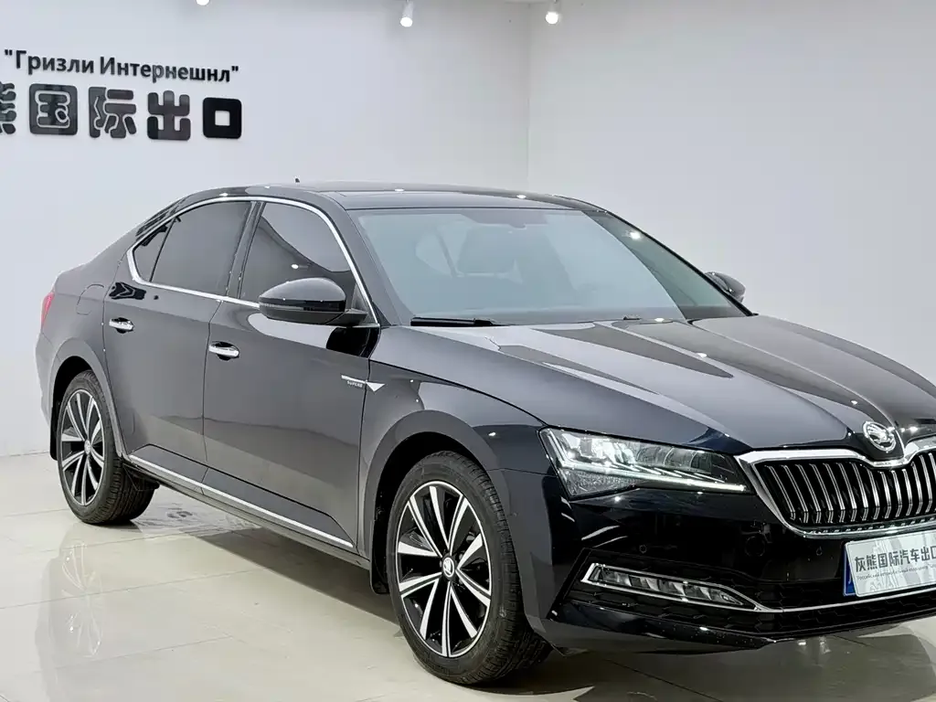 Skoda Superb — фото 6
