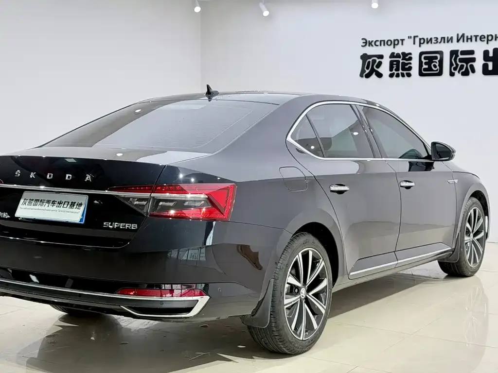 Skoda Superb — фото 3